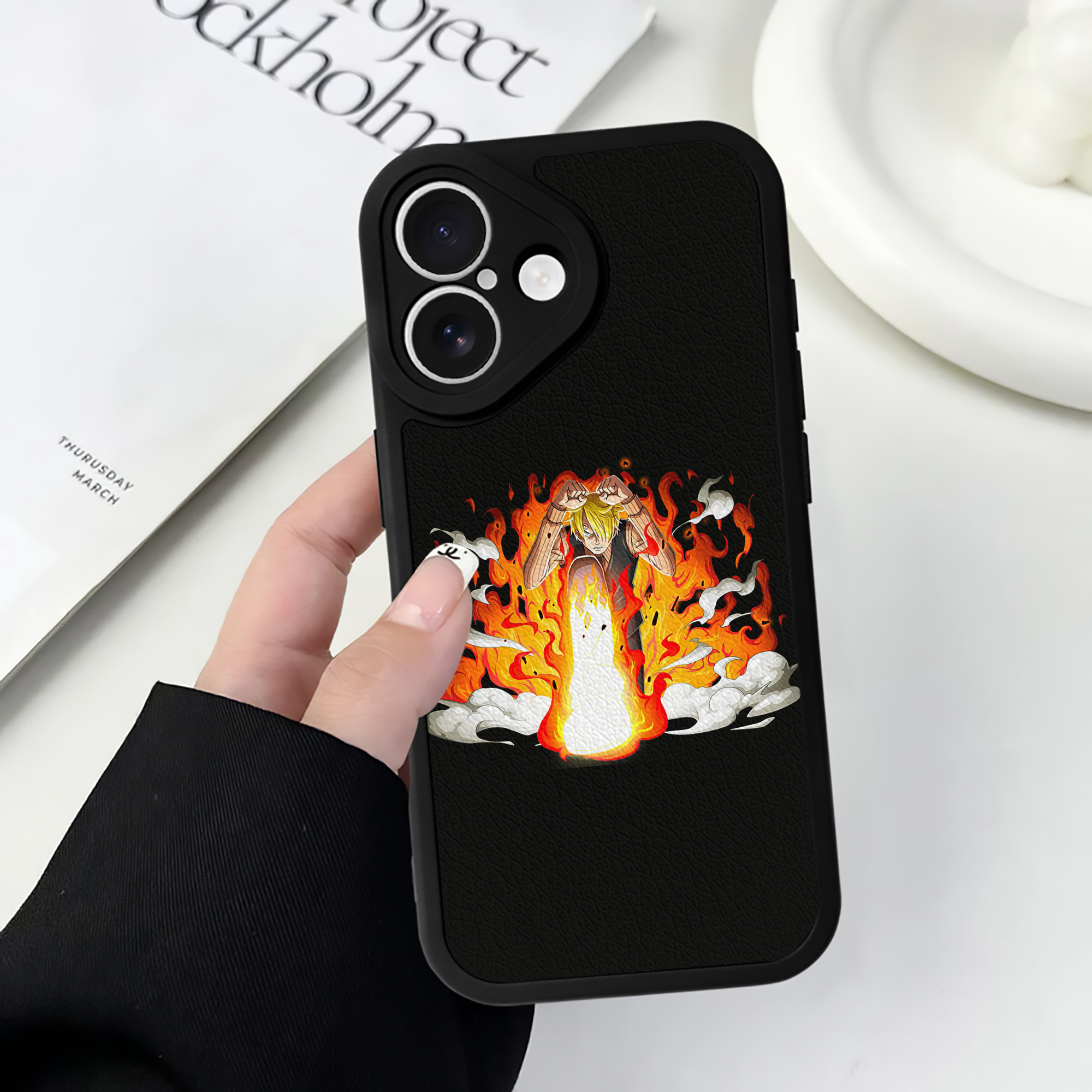 （画像用） ワンピース サンジ ONE PIECE Sanji 【iPhone 16シリーズ対応】シリコンスマホケース（レザー調） 材質：シリコン